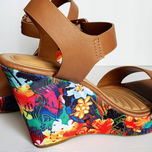 Bamboo Open Toe Vibrant Floral Wedge Heels - Picture 4 of 8